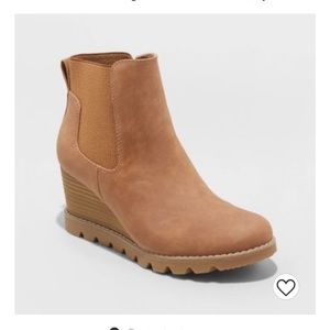 Universal Thread-Women's Linda Taupe Ankle Wedge Boots Size 7